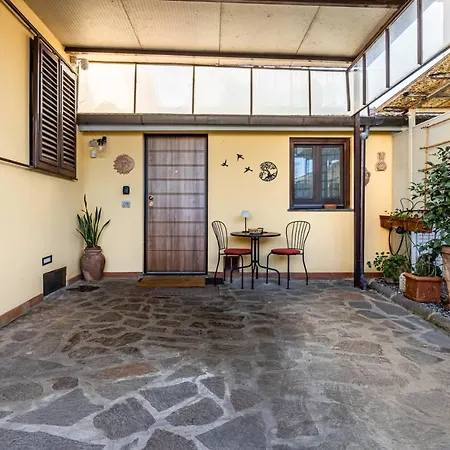 Walls Nearby: Modern Apt With Parking! *